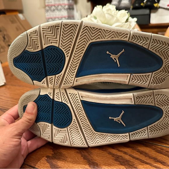 Jordan 4 Retro Military Blue (2012) Size 9 - Picture 8 of 10